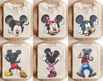 Komfortfarben Lustiges Mickey & Friends Peeking Shirt, 2-seitiges Mickey and Friends Benutzerdefinierte T-Shirt, Magic Kingdom Geschenke T-Shirt, BTW Family Trip Outfits