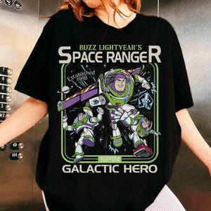 Camiseta retro de Buzz Lightyear: "To Infinity and Beyond", camiseta de Toy Story Pixar Disney, camiseta de Space Ranger, ideal para viajes familiares a Disneyland. imagen 6