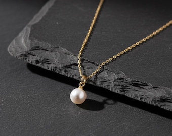 Pearl Necklace, Freshwater Pearl Pendant, Bridal Necklace, Minimalist Necklace, Pearl Jewelry, Gift for Mom, Gift for Her, Gold Necklace