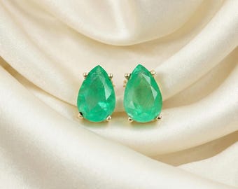 Emerald Stud earrings, teardrop earrings, emerald gold earring 14K, emerald green earrings, Emerald pear earring, green earring
