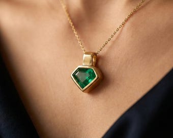 Rare Emerald Pendant in 14K Yellow Gold Bezel