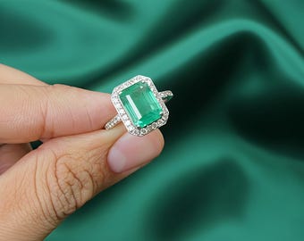 5 Carat Natural Emerald Engagement Ring: 18K Gold & Diamond Halo