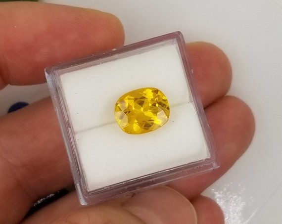Yellow Sapphire 2.72 cts Antique Cushion