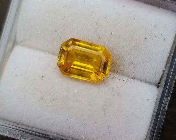 Ceylon Yellow Sapphire 7x5MM Emerald Cut