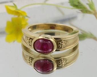 Rubino 8x6 mm Ovale Cabochon Lunetta Set 14k Anello d&#39;oro