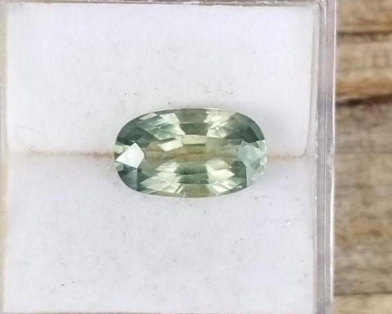 Velvet Avocado Green Oval Sapphire for Anniversary Gift for Her, Natural Mint Green Sapphire, Free Shipping to United States