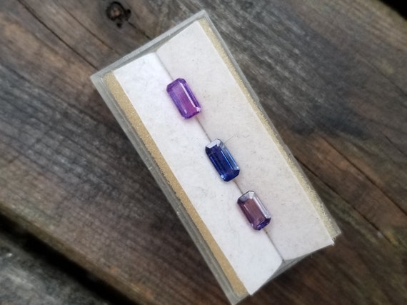 Unique Ceylon Sapphire Parcel Sale 2.88 Cts for Jewellery