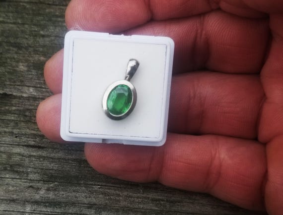 Tsavorite Oval Green Garnet 14K White Gold Pendant January Gemstone Gift for Her, Free Shipping to North America