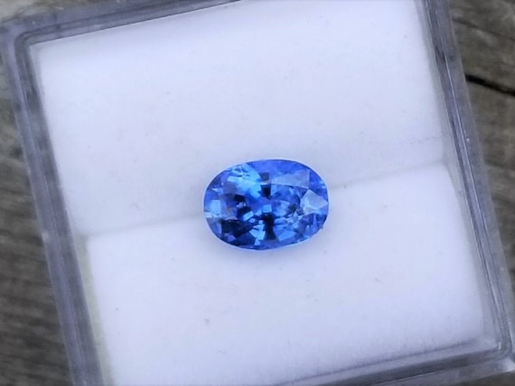Blue Sapphire 7x5 MM Oval Ethical Gemstone