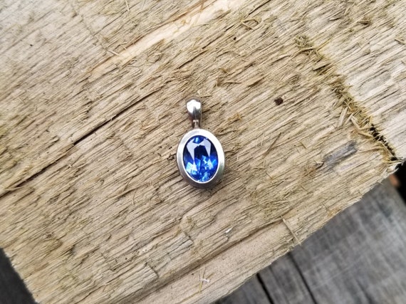 Ceylon Sapphire  9X7mm  White Gold Pendant Ethical Gemstone