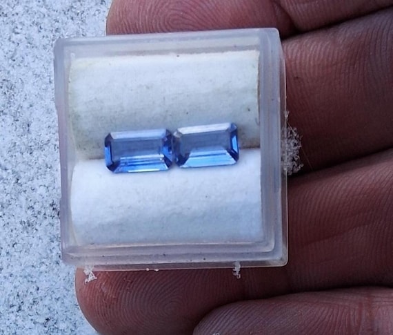 Natural Blue Sapphire Emerald Cut Shape for Jewelry