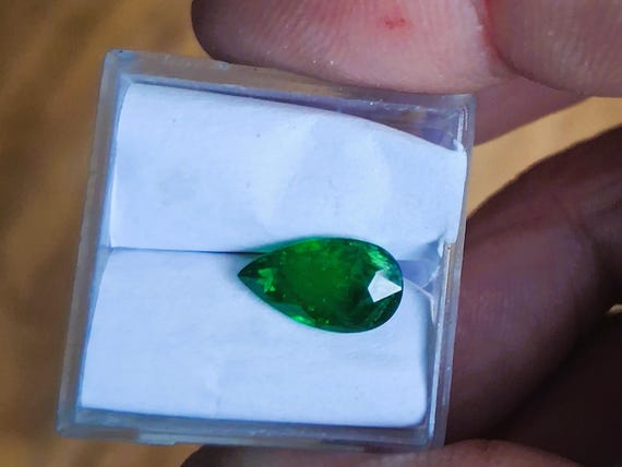 Natural Tsavorite Green Garnet Tear Drop for Anniversary Jewelry
