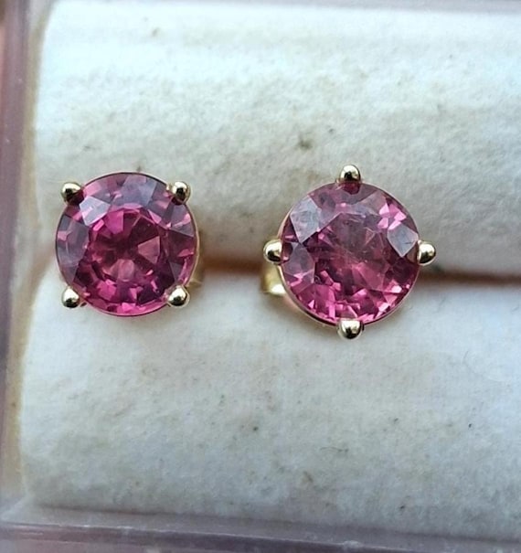 14k Yellow Gold Round Sapphire Earrings