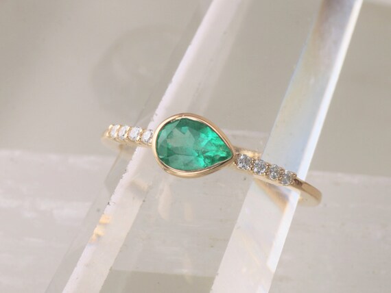 Pear Shape Emerald 14k Gold Stackable Ring.  May Birthstone Ring