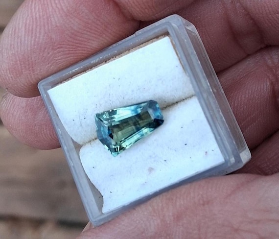 Natural Parti Color Sapphire Gemstone Over 2.50 Carats