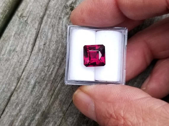 Raspberry Garnet 8.9 MM Square 4.71 Cts Precision Cut