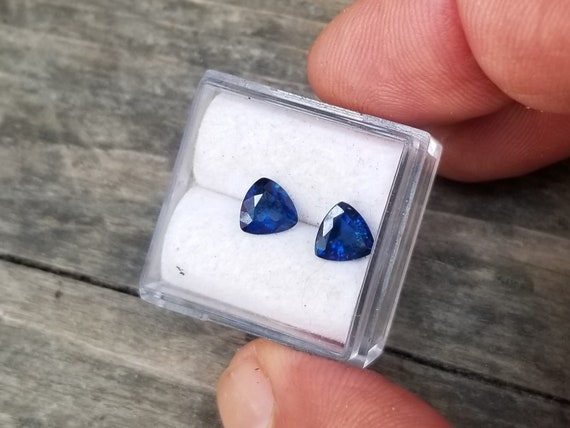 Indigo Blue Sapphire Pair for Earrings, September Birthstone for Jewelry, Natural trilliant Sapphires