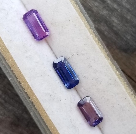 Unique Ceylon Sapphire Parcel Sale 2.88 Cts for Jewellery