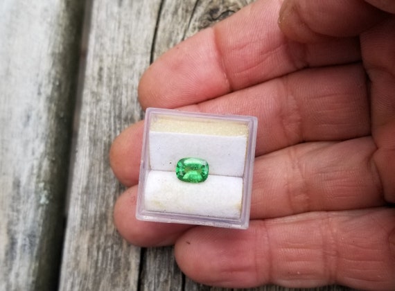 Natural Tsavorite Cushion Shape for Anniversary Ring, January Gemstone for Fine Jewelry, Unique Precision Cut Tsavorite Garnet