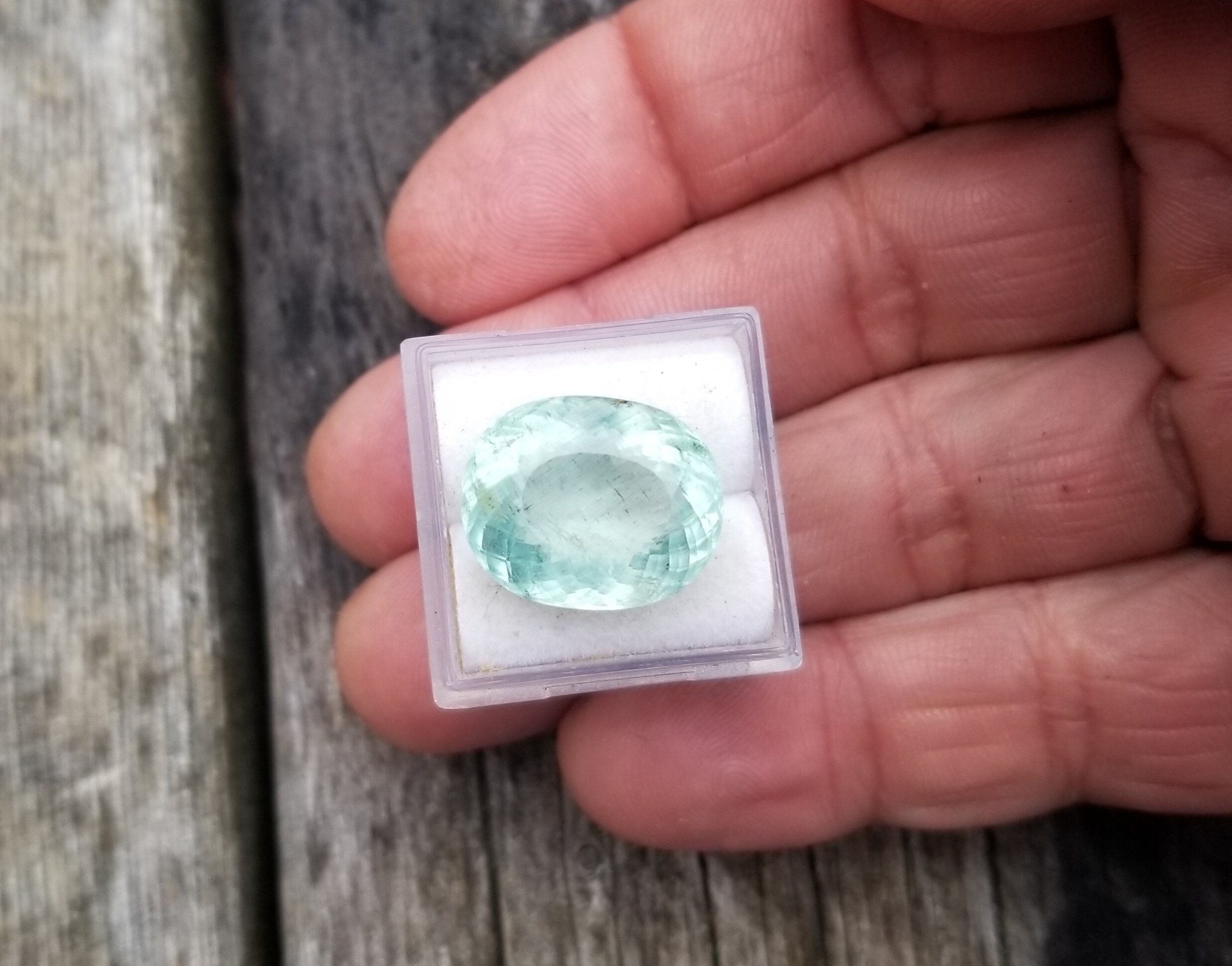 Red aquamarine shop