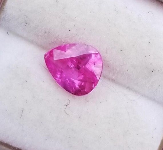 Hot Pink Sapphire 6.5x5.5 mm Pear