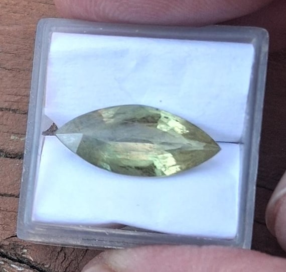 Ceylon Marquise Straw Color Sapphire, 4.61 Cts  September Birthstone for Jewelry