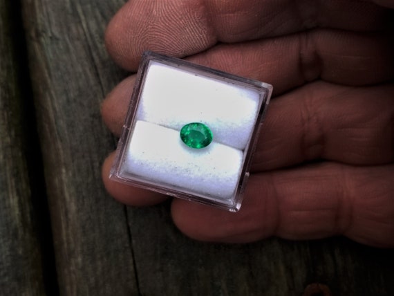 Natural Emerald 0.65 Cts Oval May Birthstone