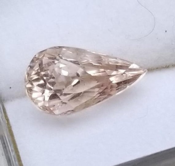 Natural Morganite 2.36  Carats Tear Drop 11.3x6.3 mm for Pendant