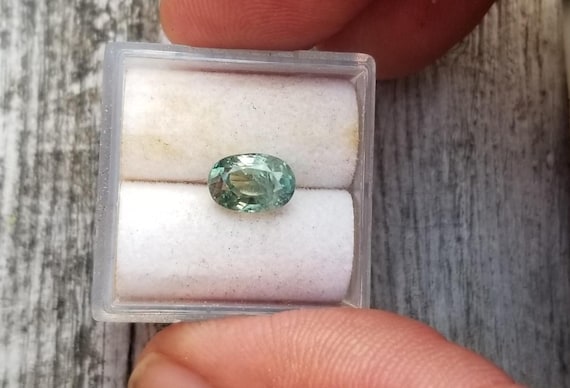 Mint Pastel Green Oval Sapphire Gift for Her Jewelry, September Birthstone Engagement Ring, Unique Gemstone Gift for Wedding Anniversary