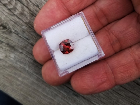 Unique Sapphire 7.2x6.6 MM Cushion