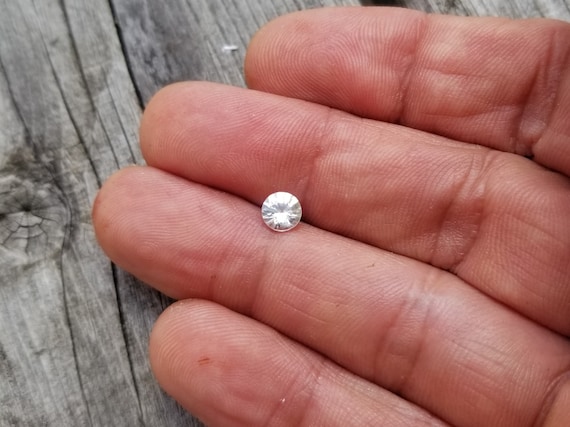 Round White Sapphire for Engagement Ring, September Birthstone for jewelry , Unique Ceylon Sapphire Sapphire for Diamond Alternative