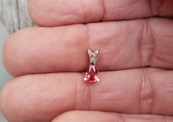 Pear Shape 14K Yellow Gold Pendant Ruby , Unique Gift for Her Anniversary, Heat Treated Tear Drop Ruby for July Birthday, Free Shipping