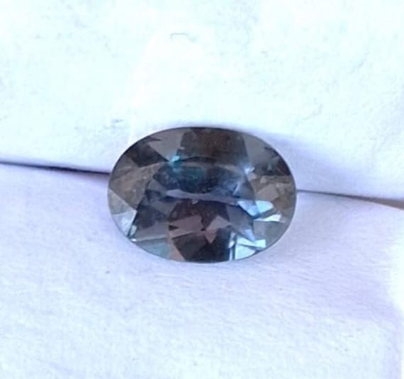 Natural Oval Color Change  Sapphire September Gemstone for Jewelry