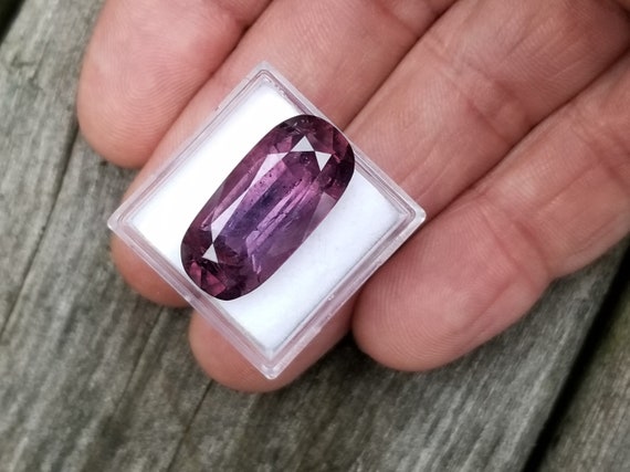 Purple Sapphire 16.40cts Antique Cushion