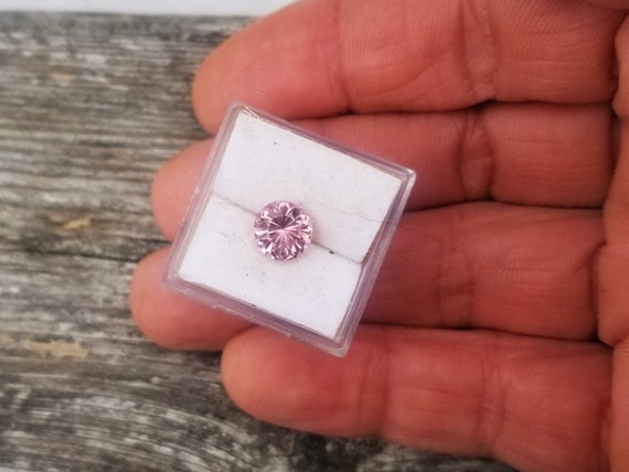 Natural Spinel 7.2 mm Round Shape Gift for Her Jewelry Gemstone Gold Ring for Her Wedding Anniversary
