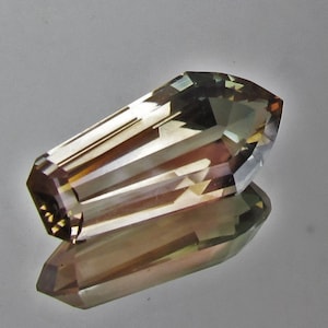 Oregon Sunstone 8.48cts with Schiller Effect, Natural Unique Gemstone for Collectors
