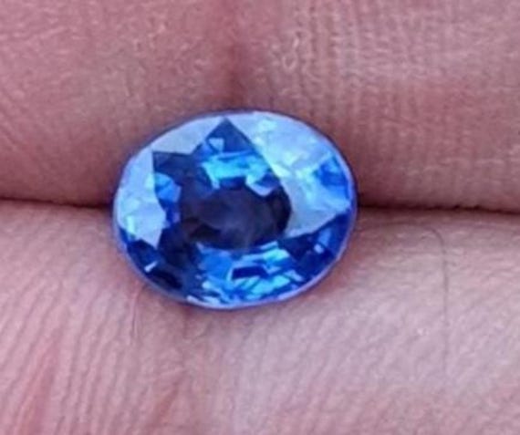 Silky Blue Sapphire 1.66 Cts Oval Shape for Jewellery Making