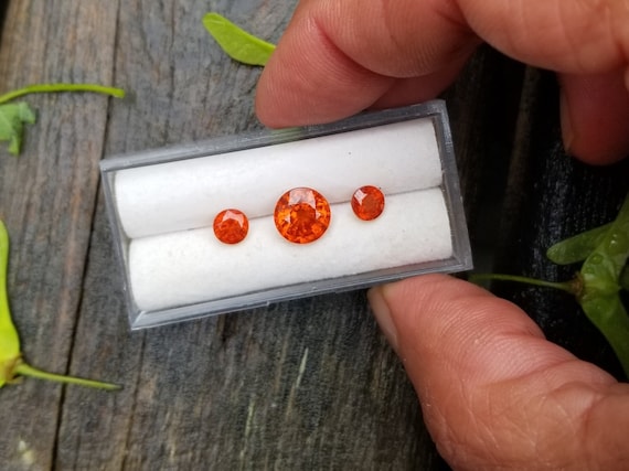 Mandarin Garnet Set for Fine Jewelry,  8.1 MM Round Garnets for Pendant, 5.2mm Round Spessartite Pair for Earrings