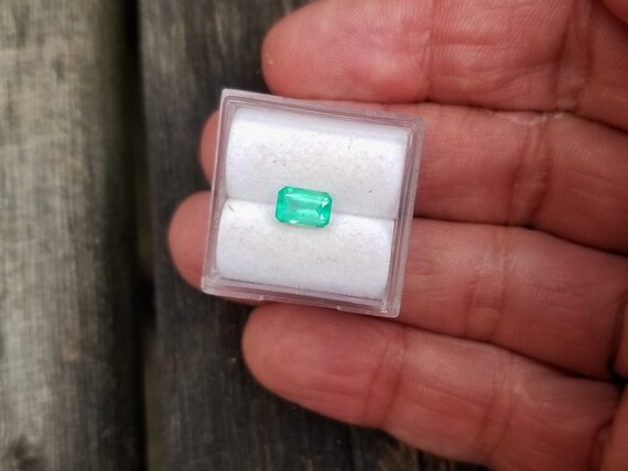 Brazilian Emerald 6.5x4.5MM May Gemstone for Jewellery Gift for Her