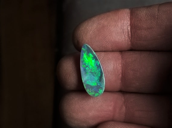 Australian Lighting Ridge Opal 3.51 Cts for Pendant