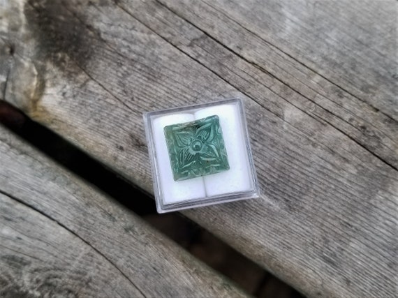 Carving Emerald Square 11.78 Carats for Pendant or Ring