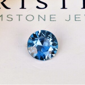 AUF HOLD Ceylon Blauer Saphir 7.3 mm Rund Präzisions Edelstein