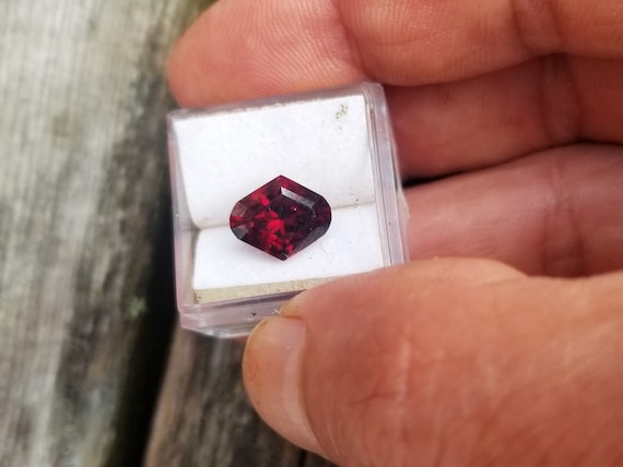 December Gemstone Red Zircon  for Pendant, Unique Cut Natural Zircon for Jewelry
