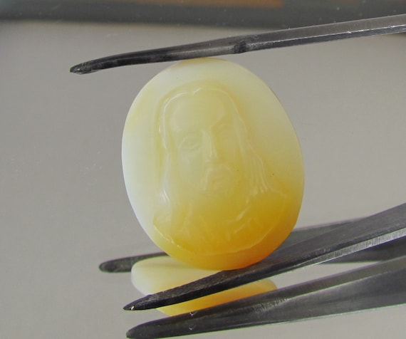 Opal Carving 11.55cts