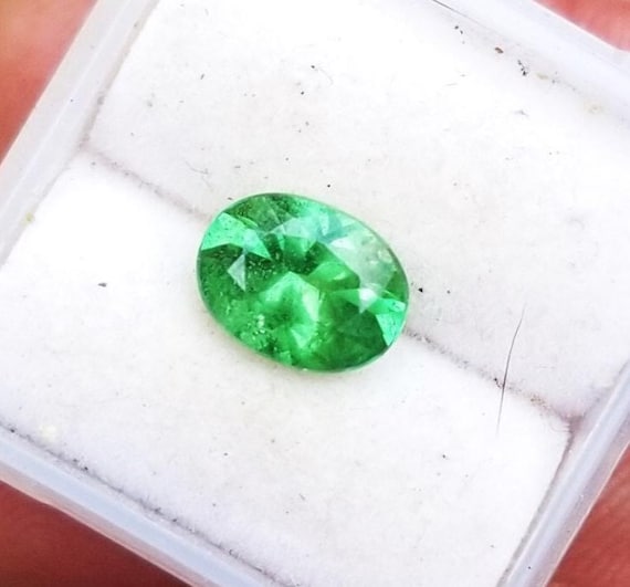 Natural Green Garnet for Custom Jewelry, January Gemstone Tsavorite Garnet