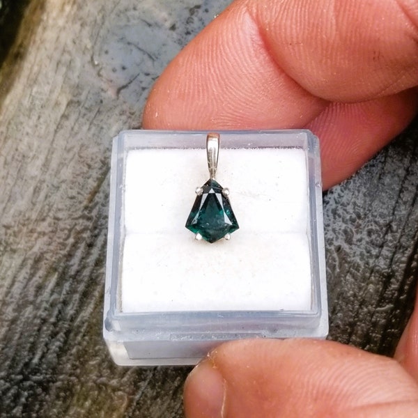 Ceylon Blue Green Sapphire 14K White Gold Pendant, Unique Cut Kite Shape Sapphire for Anniversary Gift,  September Birthstone Jewelry