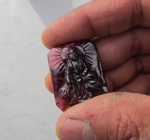 Rhodolite Garnet Carving 55cts