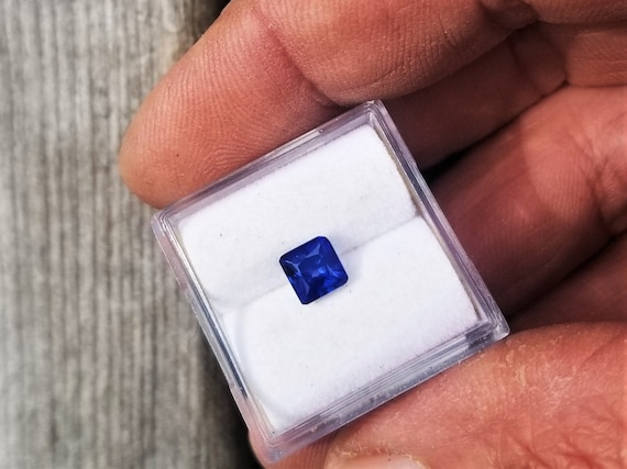 Unique Color Velvet Blue Sapphire 5 MM Square