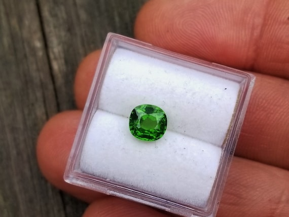 Fine Green Garnet 6MM  Cushion January Birthstone for Jewellery, Free Shipping to USA