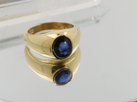 Blue Sapphire Solitaire ring with 11x9mm Natural Sapphire